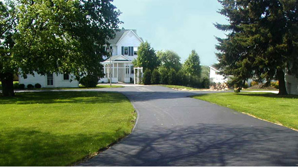 A professionally paved Gavers Pavers driveway