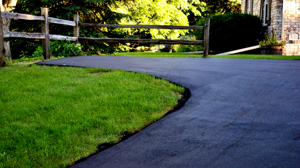 A professionally paved Gavers Pavers driveway